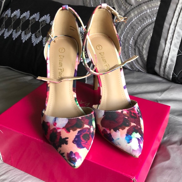 Dream Pairs Shoes - Floral print heels